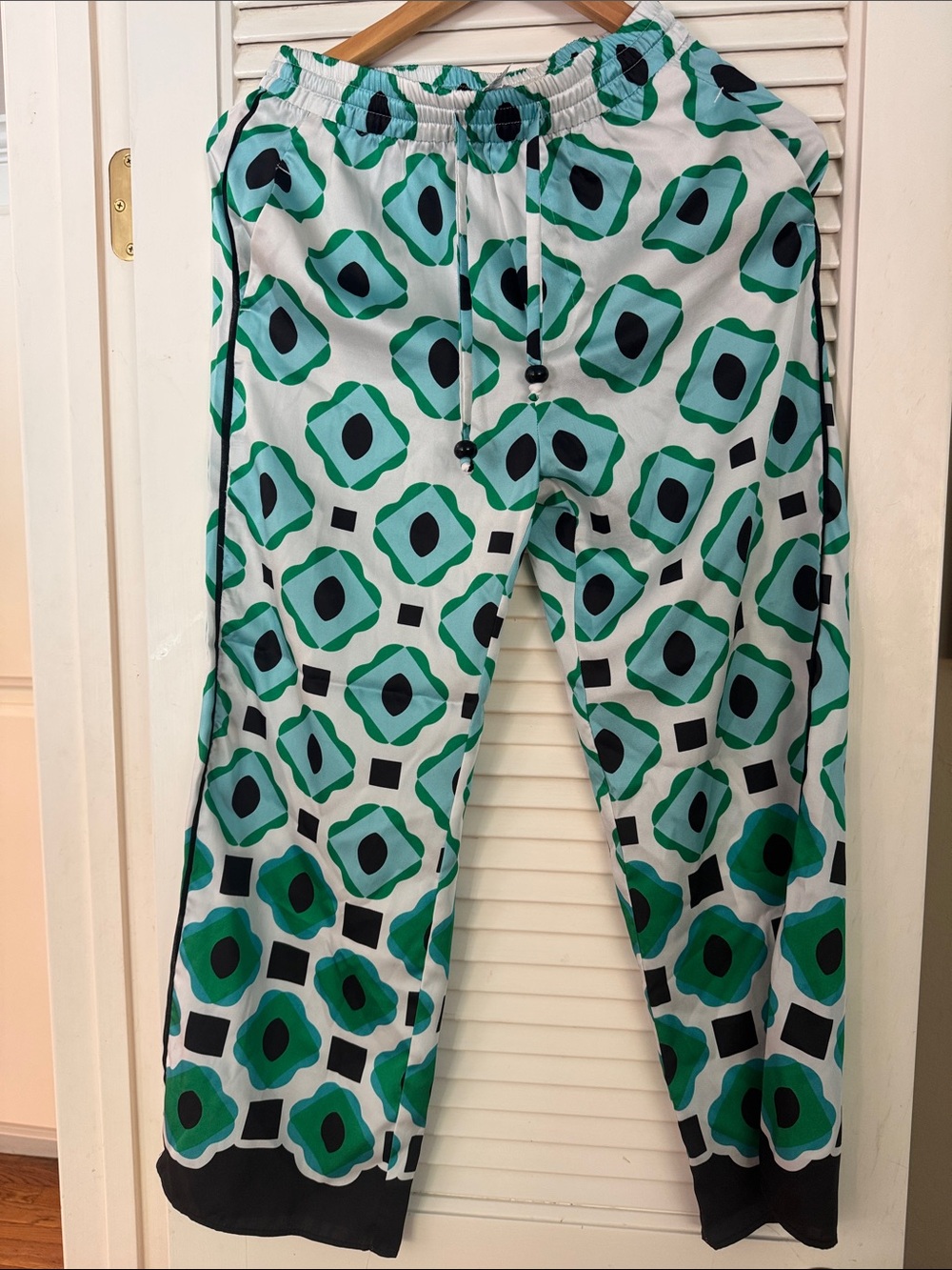 Zara Green and Black Geometric Print Casual satin pants